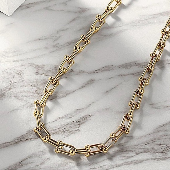 U Link Gold Plated Horseshoe Chain Necklace - Picture 8 of 8